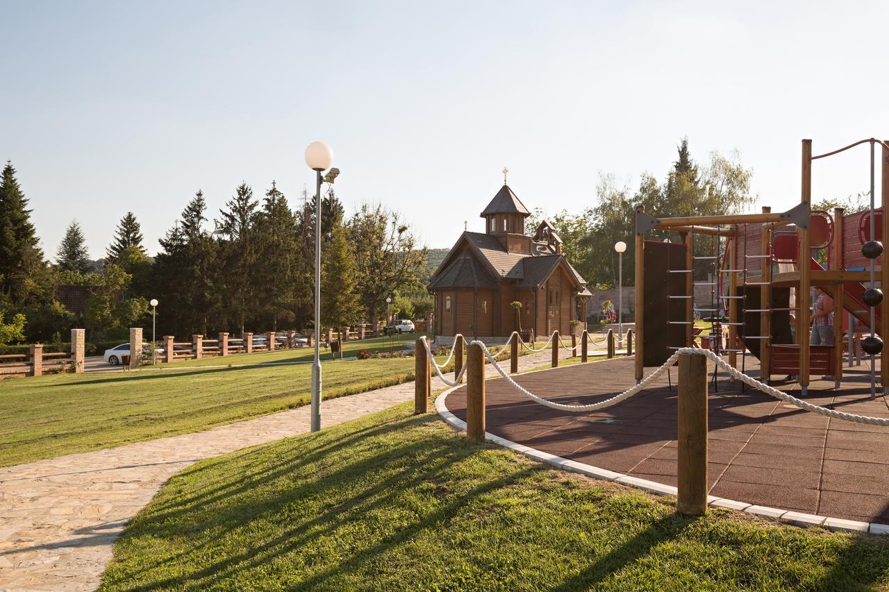 Etno Naselje Vrdnicka Kula Vrdnik Exterior photo