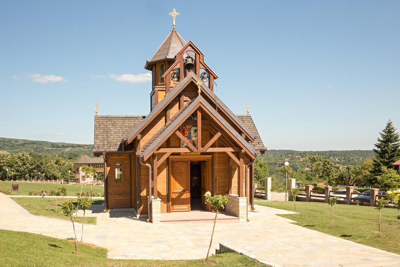 Etno Naselje Vrdnicka Kula Vrdnik Exterior photo