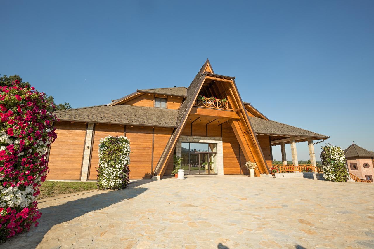 Etno Naselje Vrdnicka Kula Vrdnik Exterior photo